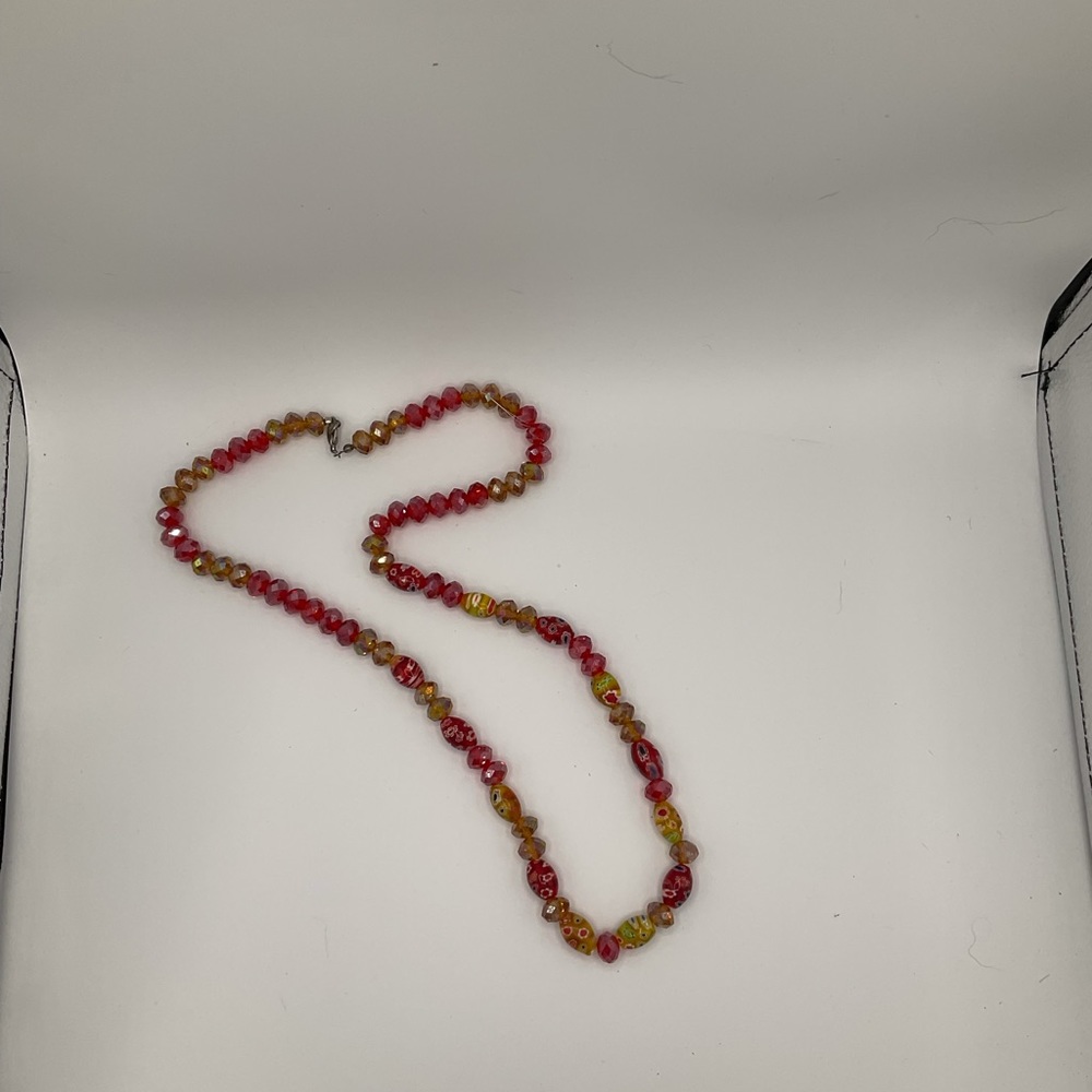 “VINTAGE” Glass Faucted Millefiori Beaded Necklace. - Picture 6 of 12